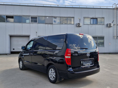 Hyundai H-1
