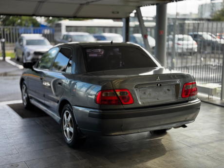 Mitsubishi Carisma