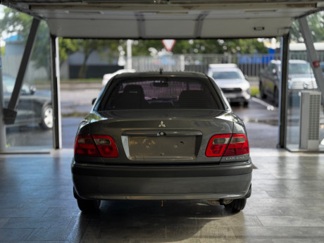 Mitsubishi Carisma