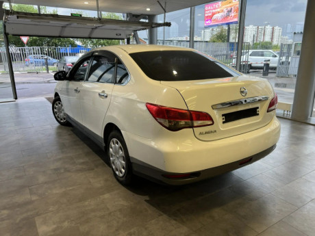 Nissan Almera